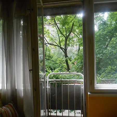 Lark Apartment *