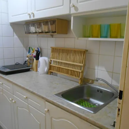 Lark Apartment *